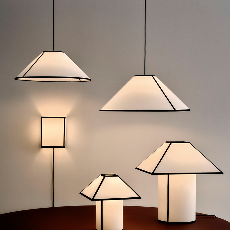 Ava-serien fra Hay. Her med vegglampe Ava Square Wall Lamp, taklampe Ava Cone Pendant og bordlampe Ava Pyramid Table Lamp.