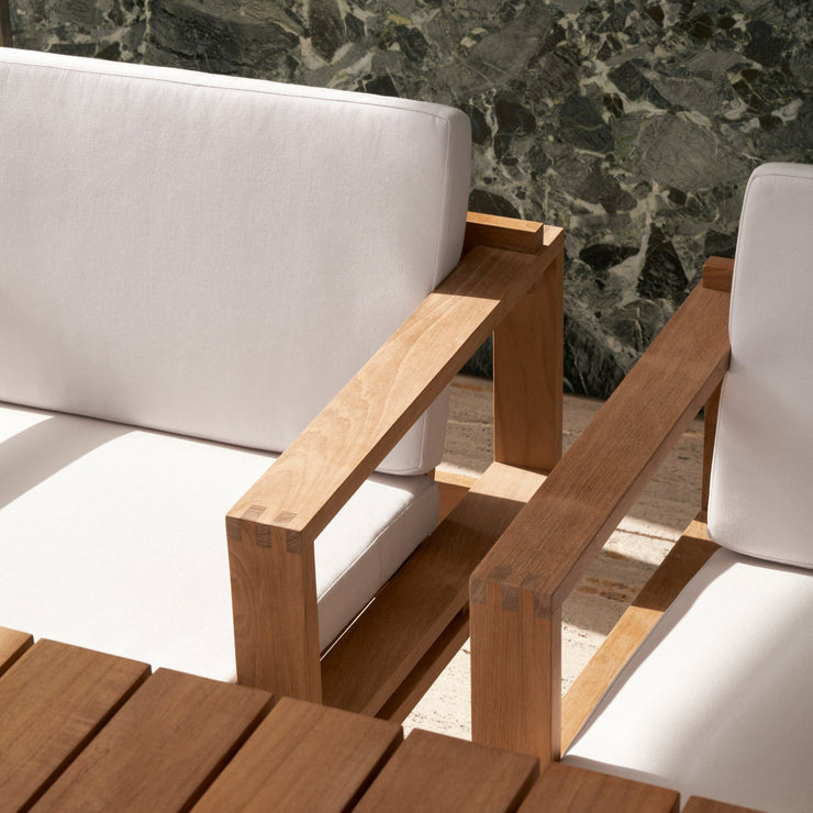 Det enkle og tidløse uttrykket gjør at spisestolen BK10 Chair fra Carl Hansen & Søn  lett glir inn i ulike interiørstiler. 