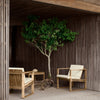 Sidebord BK16 Side Table og loungstol BK11 Lounge Chair fra Carl Hansen & Søn.