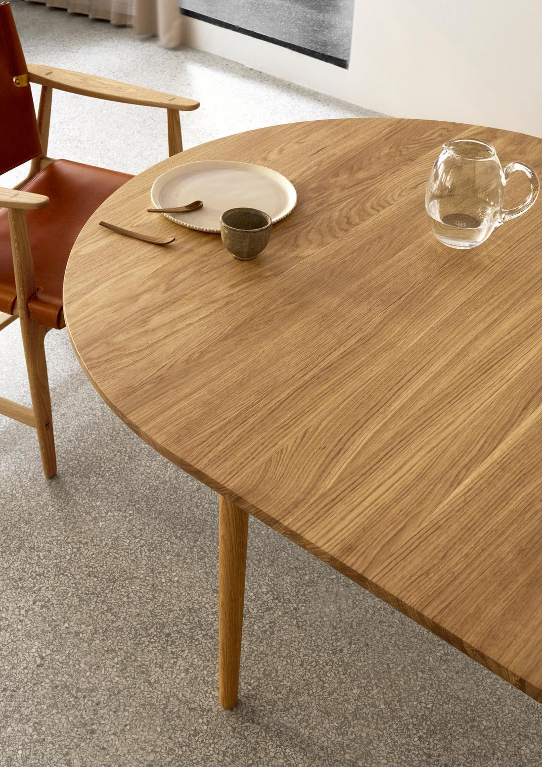 Spisebordet BM0121 fra Carl Hansen & Søn med ileggplate i oljet eik (illegggsplate bestilles utenom)