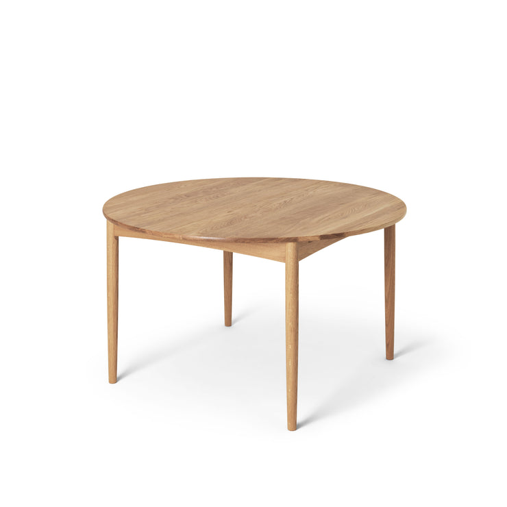 Rundt spisebord BM0121 fra Carl Hansen & Søn i oljet eik