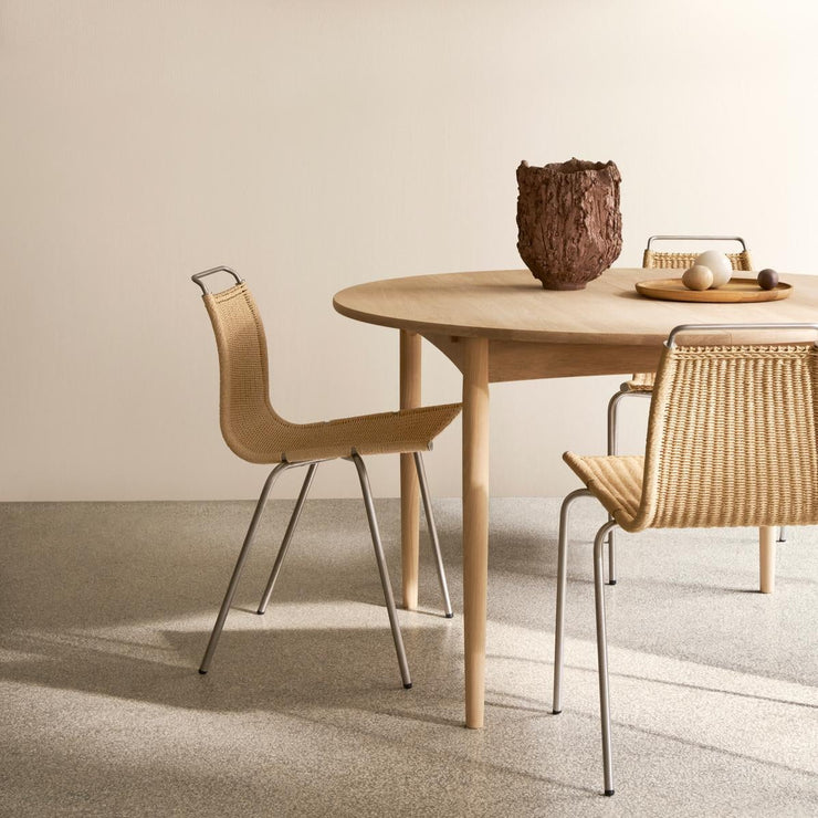 Spisebordet BM0121 fra Carl Hansen & Søn i såpebehandlet eik