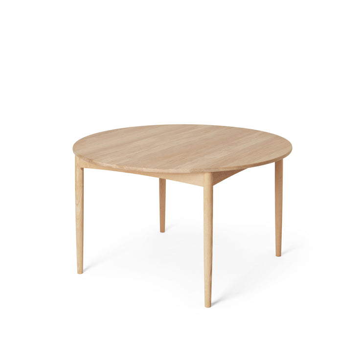 Rundt spisebord BM0121 fra Carl Hansen & Søn i såpebehandlet eik