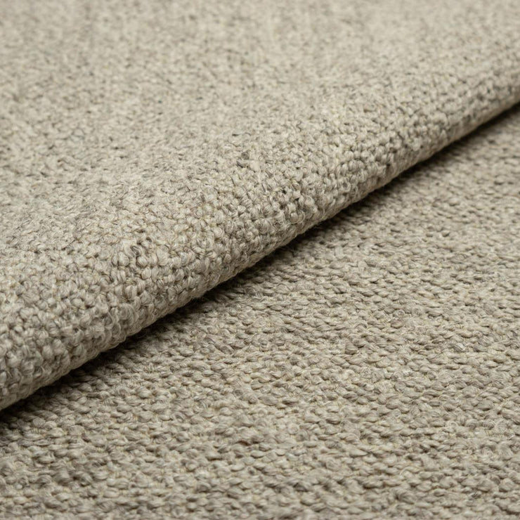 Tekstil: Barnum 002 Sand fra Nevotex, et ØKO-TEX®-sertifisert retroinspirert bouclétekstil som sender rikelig med vibber fra 70-tallet.