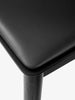 Spisestol Betty TK3 i svartlakkert ask med sete i svart skinn, Noble Black Leather.
