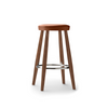 Barkrakk CH58 fra Carl Hansen & Søn i valnøtt og skinn (oljet valnøtt med konjakkfarget skinn Thor i fargen 307)
