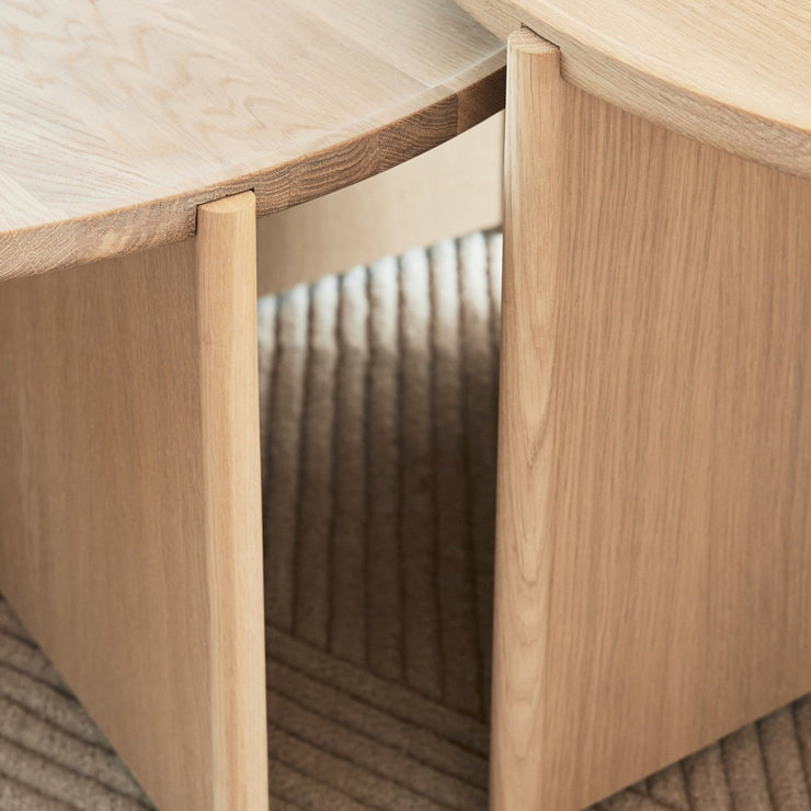Sofabord Cling Coffee Table fra Northern i lysoljet eik.