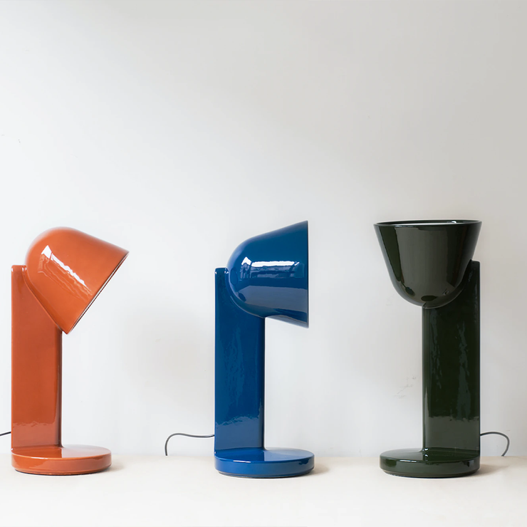 Alle tre formene og fargene bordlampen Céramique fra Flos finnes i! 