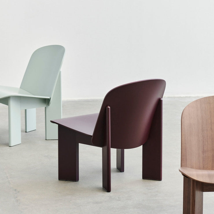 Lenestolen Chisel Lounge Chair fra Hay i den dypødefargen Dark Bordeaux. Denne kan bli et blikkfang i rom der det ellers er lyse flater og materialer som regjerer.