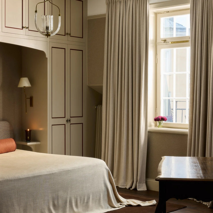 Mørkleggende lingardin fra Gotain i farge Sand