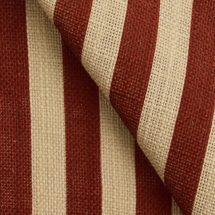 Sengeteppe i vevd lin med mønster Stripe  i fargen rød/ Burgundy fra Gotain.