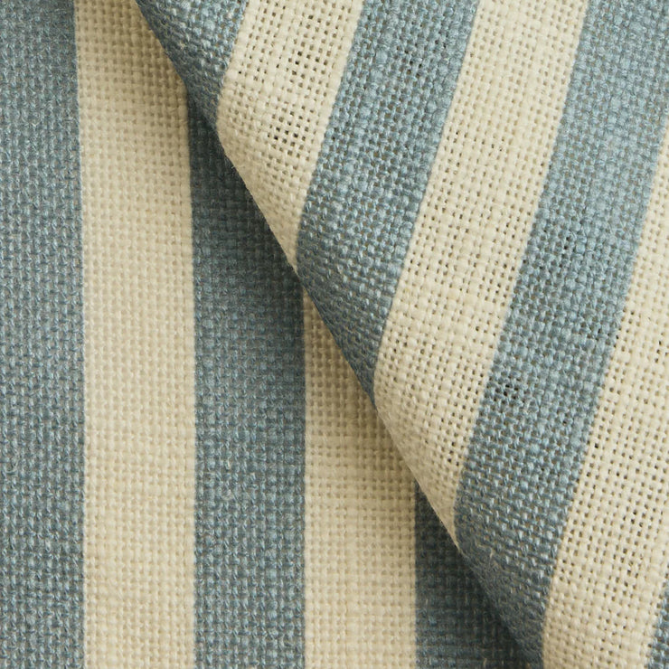 Tekstil i vevd lin med mønster Stripe  i fargen blå/ Dove Blue fra Gotain.