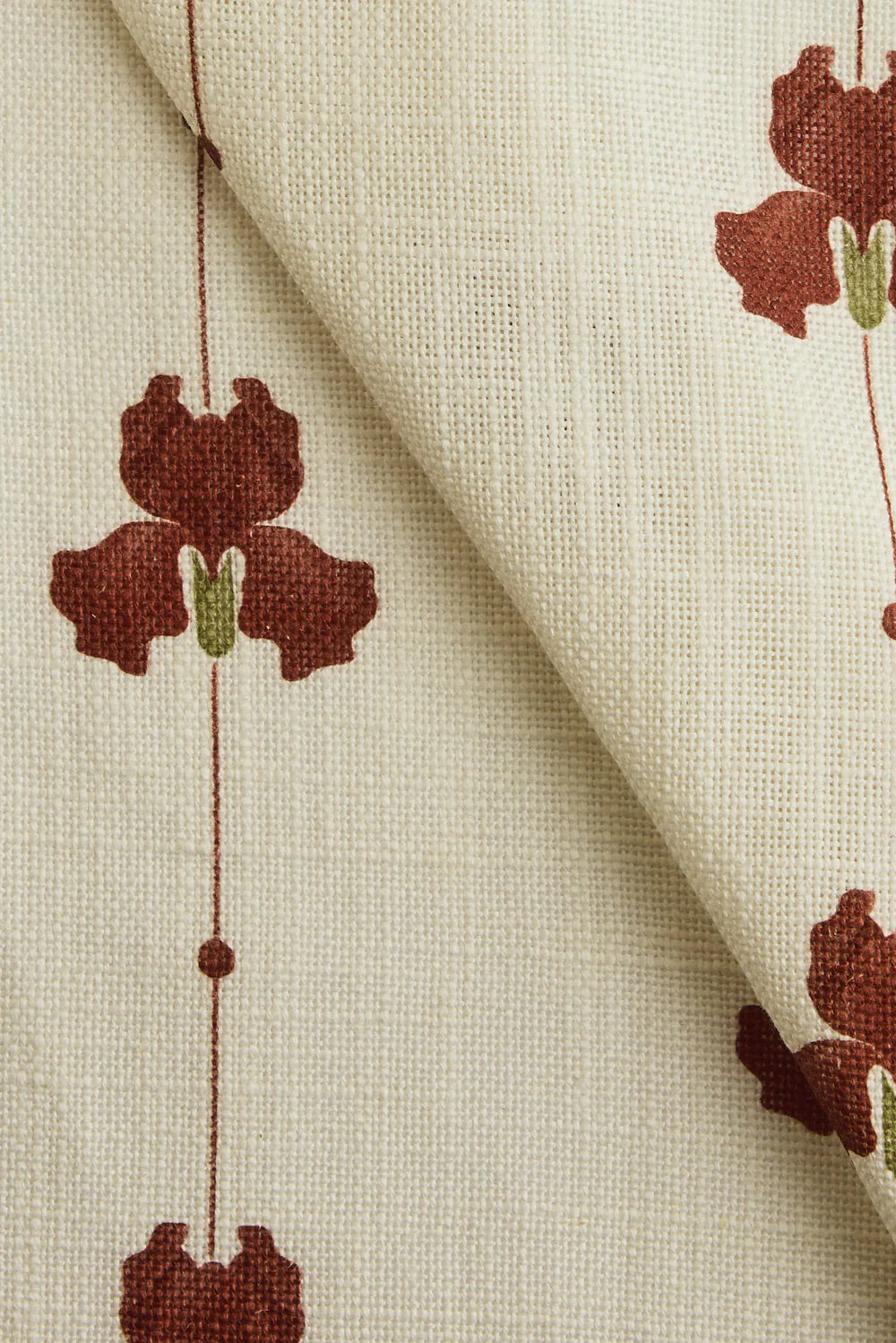 Tekstil i vevd lin med mønster Sweet Pea i fargen rød/ Burgundy fra Gotain.