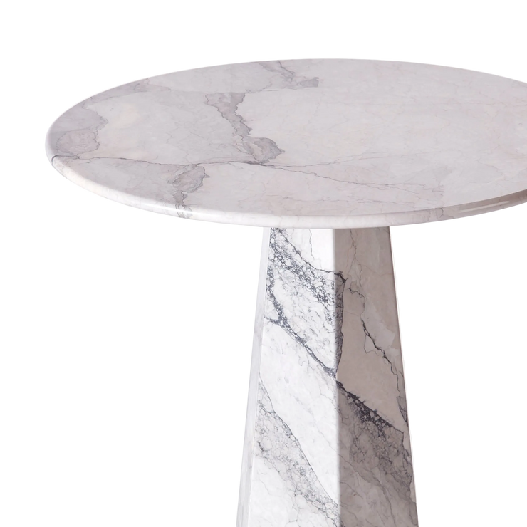 Spisebordet Hexagon fra Dusty Deco i gråhvit klassisk marmor (Albanian Grey)