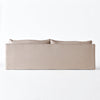 Sofaen Dolores fra Dusty Deco i tekstilet Tango Reloaded i sandfargen 094. 
