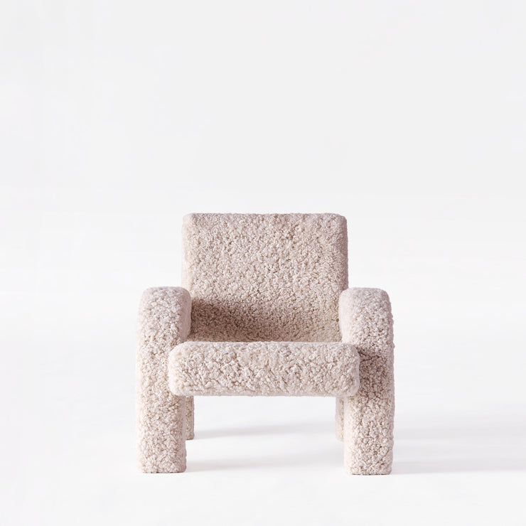 Lenestol Arco small fra Dusty Deco i lys beige saueull