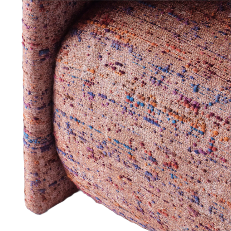 Lenestolen Decadent Lounge Chair fra Dusty Deco i rosamønstret bouclé.