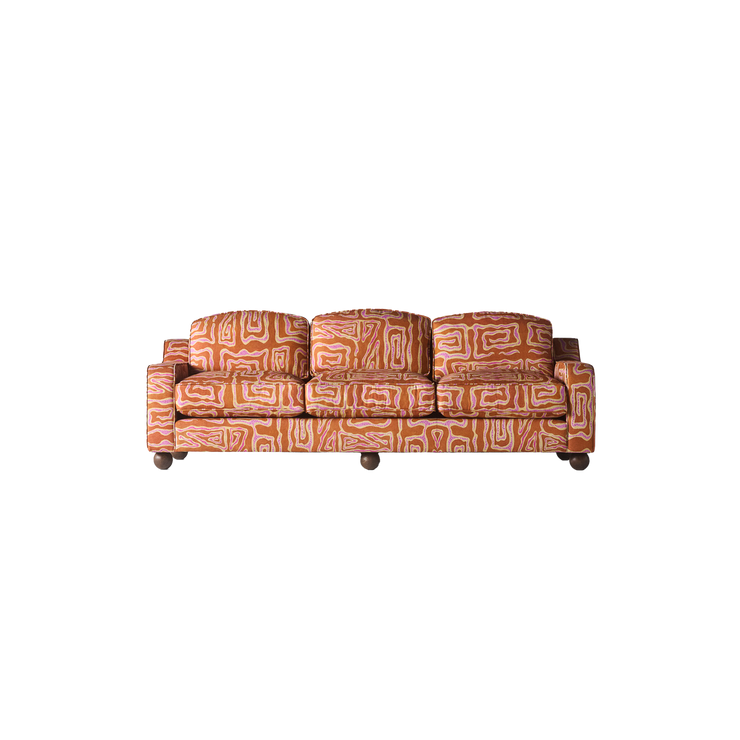 Sofa Lola Beaten Track i Peach / terracotta fra Dusty Deco.