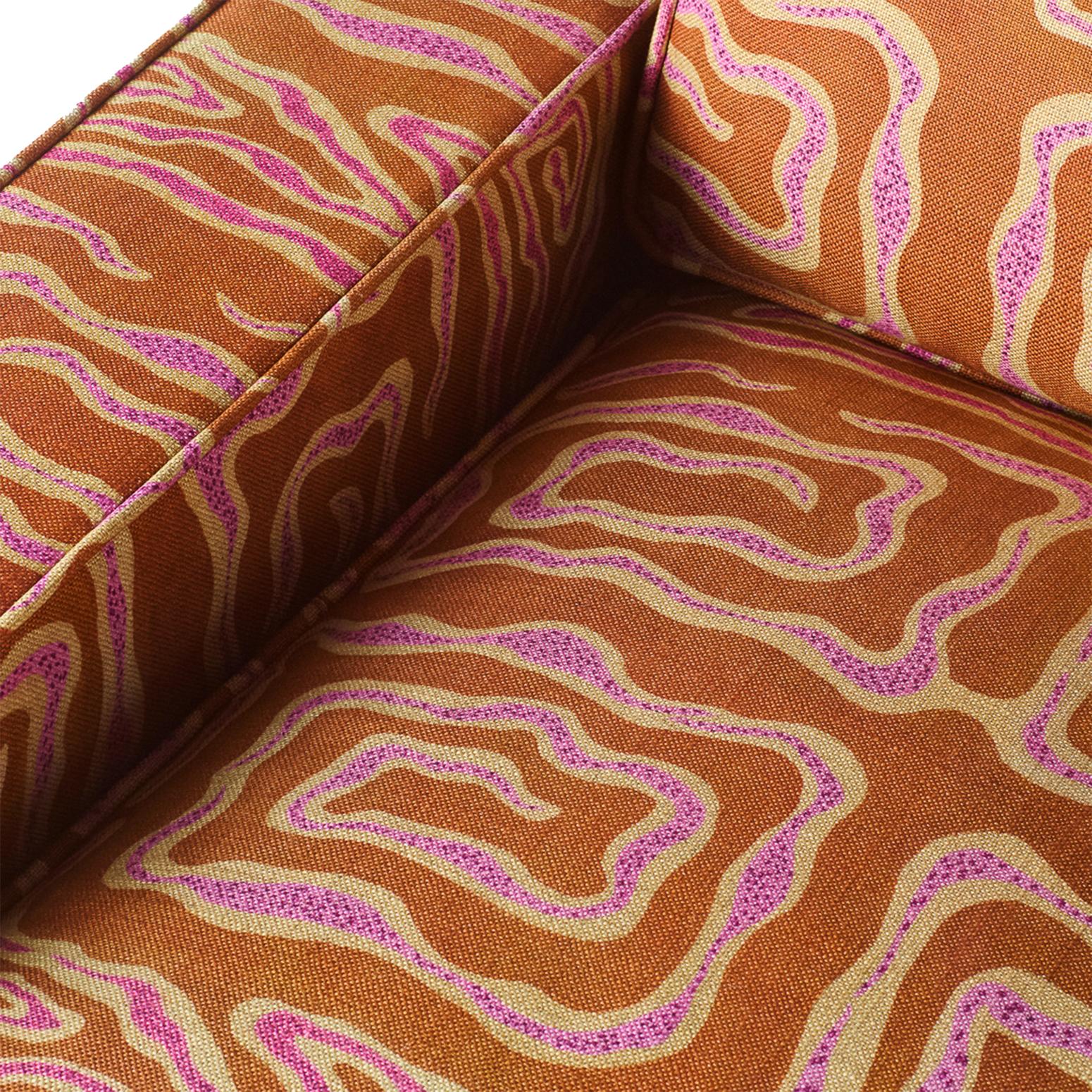 Sofa Lola Beaten Track i Peach / terracotta fra Dusty Deco.