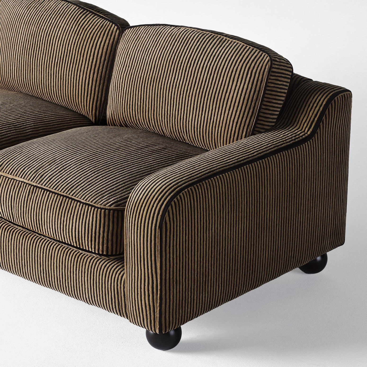 Lola Sofa Striped fra Dusty Deco