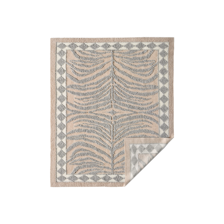 Pledd Wildcat Throw fra Dusty Deco.