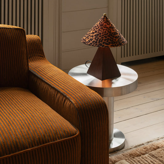 Bordlampe Pyramid Small Leopard fra DustyDeco