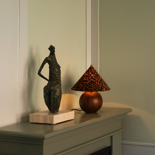 Bordlampe Sphere Leopard fra DustyDeco