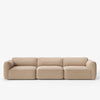 Sofa 3-seter Develius Mellow fra &tradition i tekstilet Karakorum 003 (prisgruppe 5). Denne har armlene med høyde 60 cm.