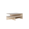 Sofabordet Grande Duo Tables fra Ferm Living har en nydelig, minimalistisk konstruksjon som skaper en fin kontrast til rikheten i travertinens struktur. Dette er det største bordet i Distinct-serien. 