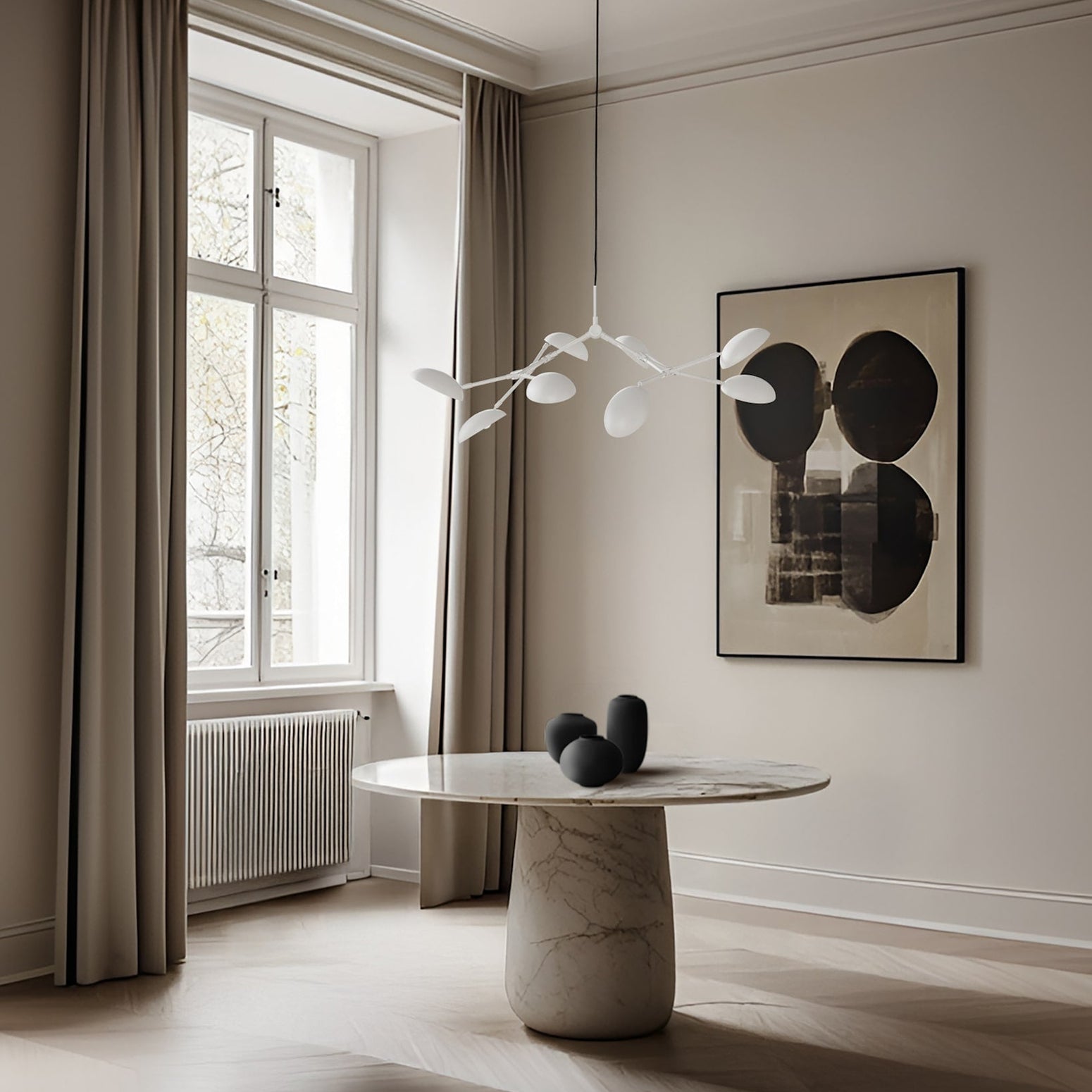 Drop Chandelier Mini fra 101 Copenhagen med matt hvit finish.