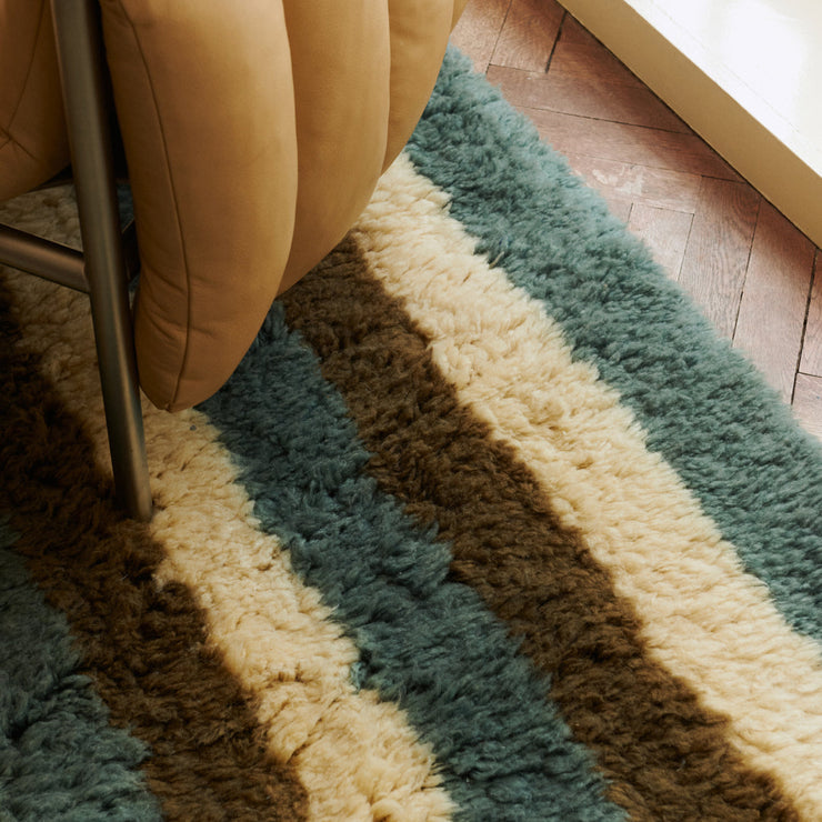Teppet Shaggy Arable Land fra samarbeidskolleksjonen mellom Layered og Evelina Kroon.