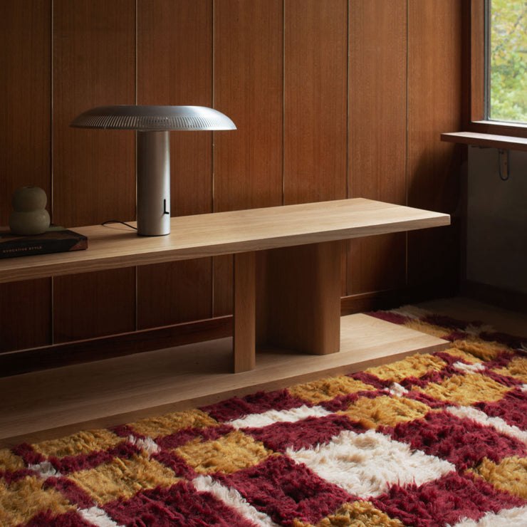 Teppet Shaggy Currant Bush fra samarbeidskolleksjonen mellom Layered og Evelina Kroon.