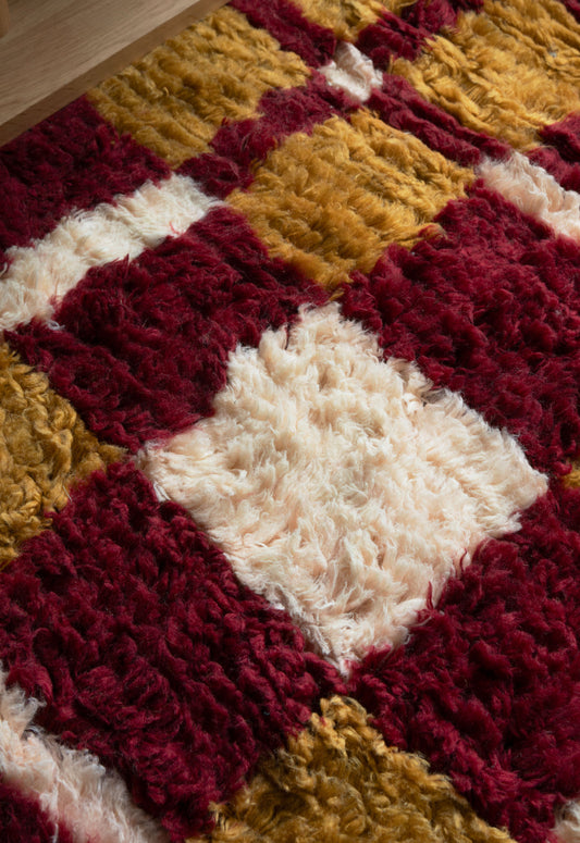 Teppet Shaggy Currant Bush fra samarbeidskolleksjonen mellom Layered og Evelina Kroon.