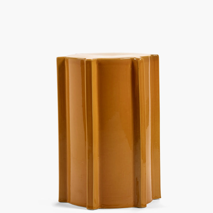 Sidebord Pawn Geometrical fra Serax i okergult