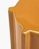 Sidebord Pawn Geometrical fra Serax i okergult