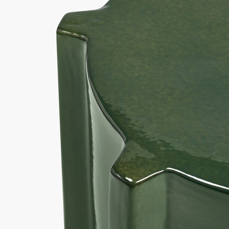 Sidebord Pawn Geometrical fra Serax i mørkegrønt