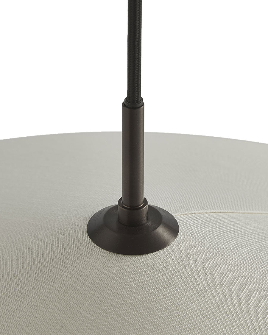Taklampe Futé 400 fra Lyfa, detalj.