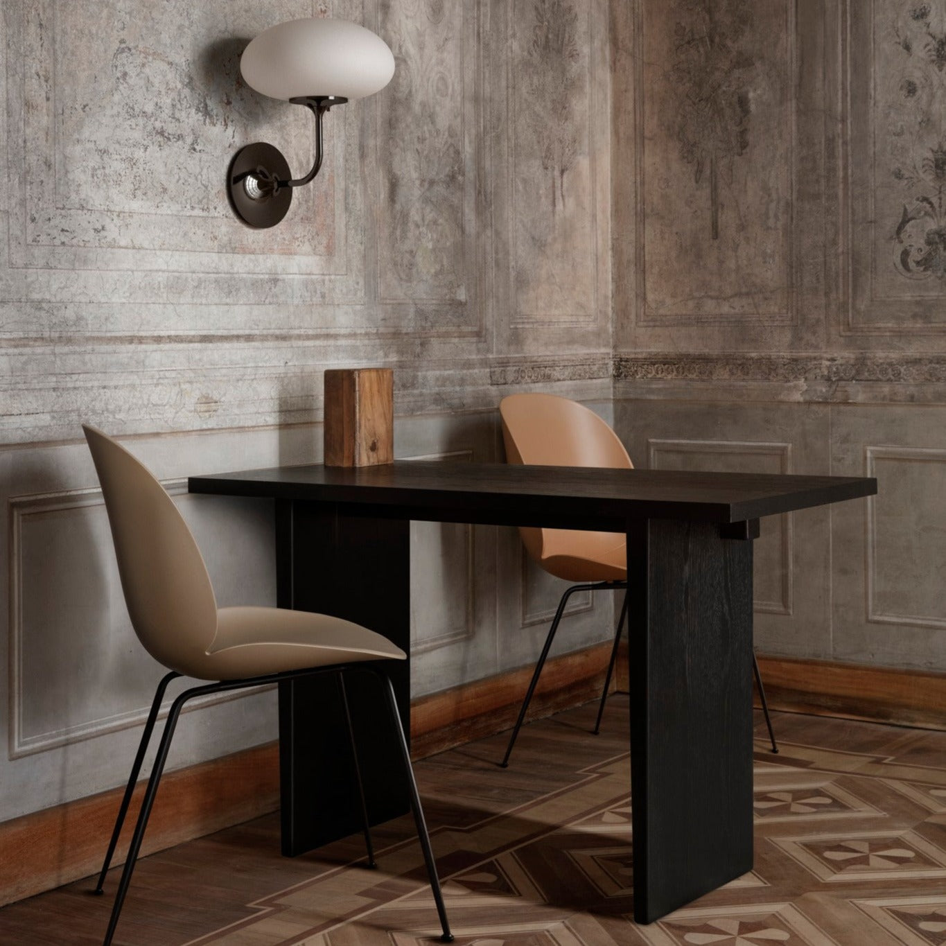 Space Copenhagen så på enkelheten og håndverket til antikke japanske møbler for inspirasjon da de designet kolleksjonen Private for Gubi. 