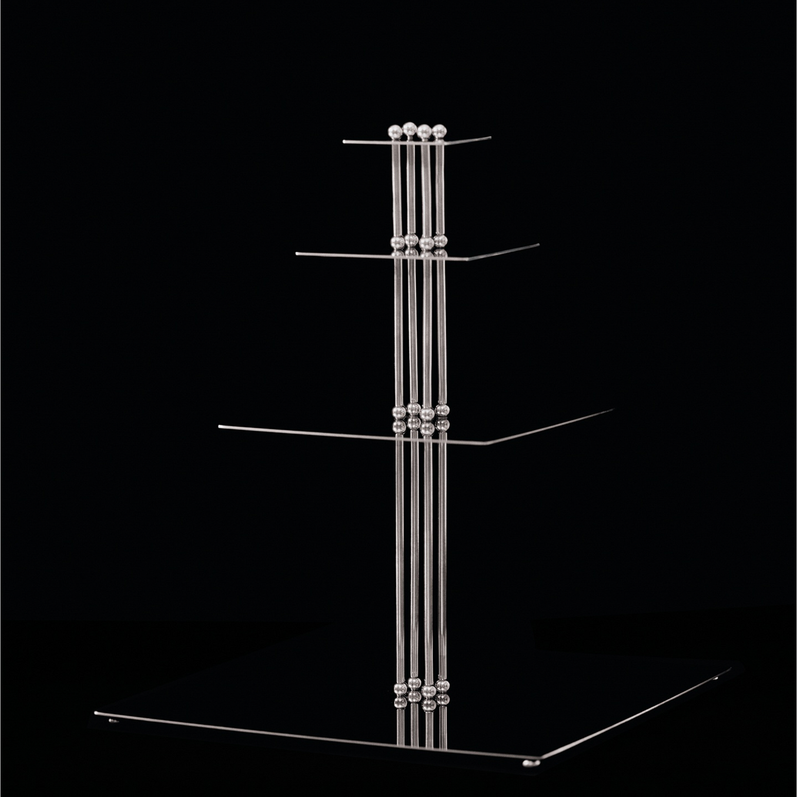 Etasjefat Orbelle Etagere fra Ferm Living.
