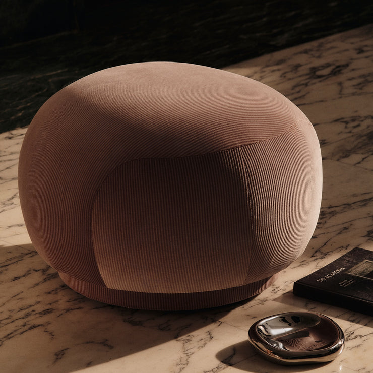 Puff Rico fra Ferm Living i tekstilet Devoré Velvet, farge Blush