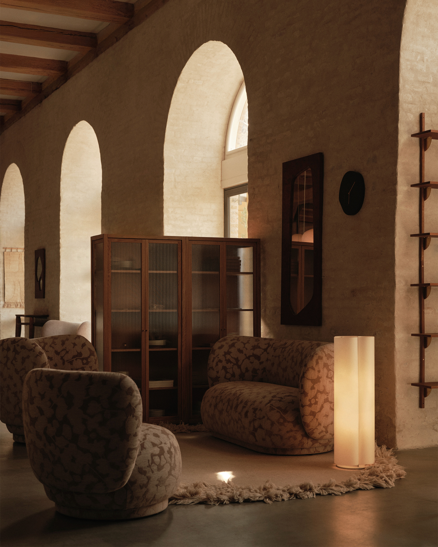 Speil Folia Mirror H135 cm fra Ferm Living i mørk burl (Dark Stained Burl).