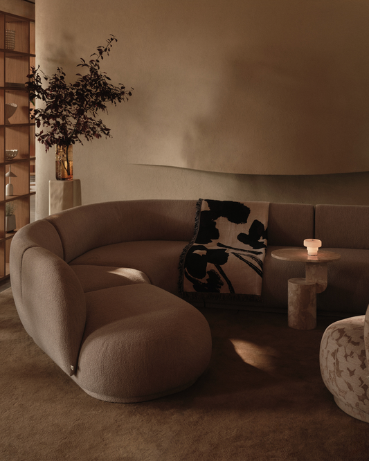 Oppladbar bordlampe Ripple Portable Lamp fra Ferm Living.