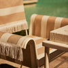 Spisestol Tropique Dining Chair fra Gubi,  hvit med tekstil Leslie Stripe 40, med frynser