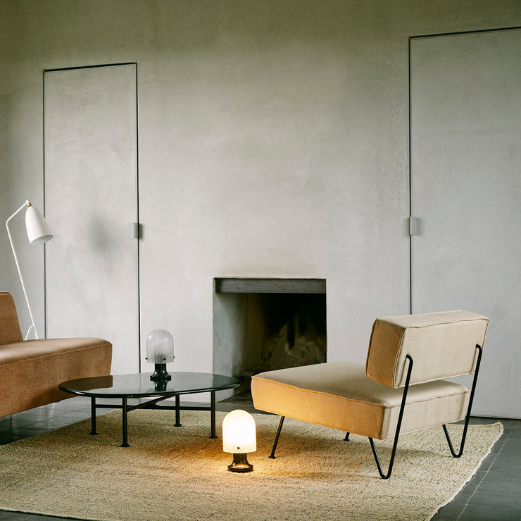 Oppladbare bordlamper Seine Portable Lamp fra Gubi.