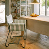 Spisestol Tropique Dining Chair fra Gubi,  hvit med tekstil Leslie Stripe 20, uten  frynser