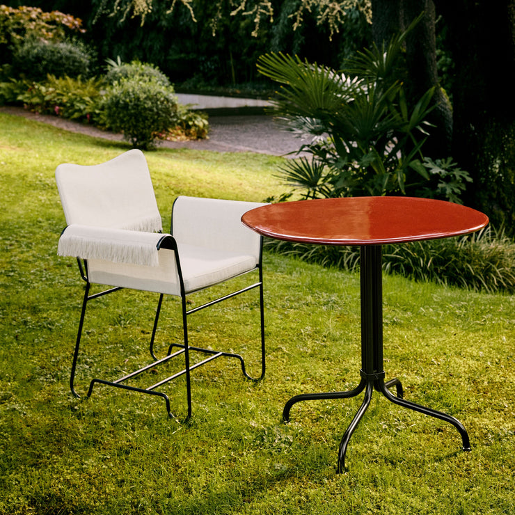 Spisestol Tropique Dining Chair fra Gubi,  svart med tekstil Leslie Limonta 06, med frynser