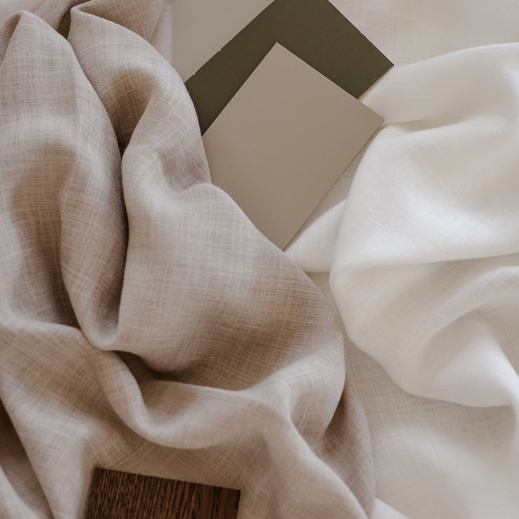 Vi hjelper deg gjerne med å finne fargen på gardinen som passer best hjemme hos deg, til dine veggfarger og materialer ellers.