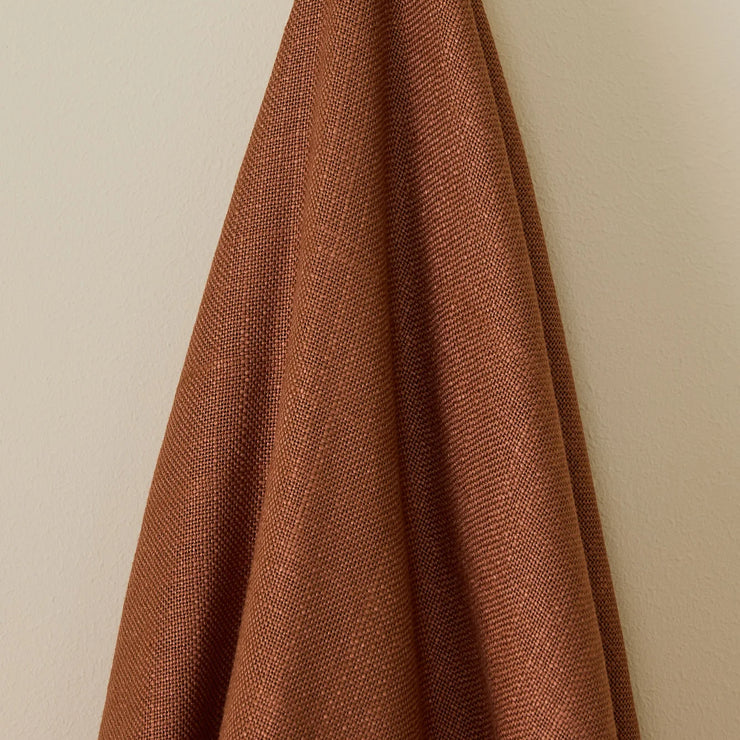 Sengeteppe i vevd lin fra Gotain i fargen terrakotta / Terracotta