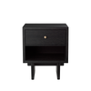 Sidebordet Private Side Table fra Gubi i brunsvart beiset eik.