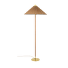 Gulvlampen 9602 ble opprinnelig designet av Paavo Tynell i 1938, men er nå relansert av Gubi. Tynells lamper kjennetegnes gjerne av vakre detaljer og sirlig håndverk. Denne varianten har som de andre lampefot i polert messing og spunnet rotting, men her er skjermen laget av håndsydde bambuslameller.